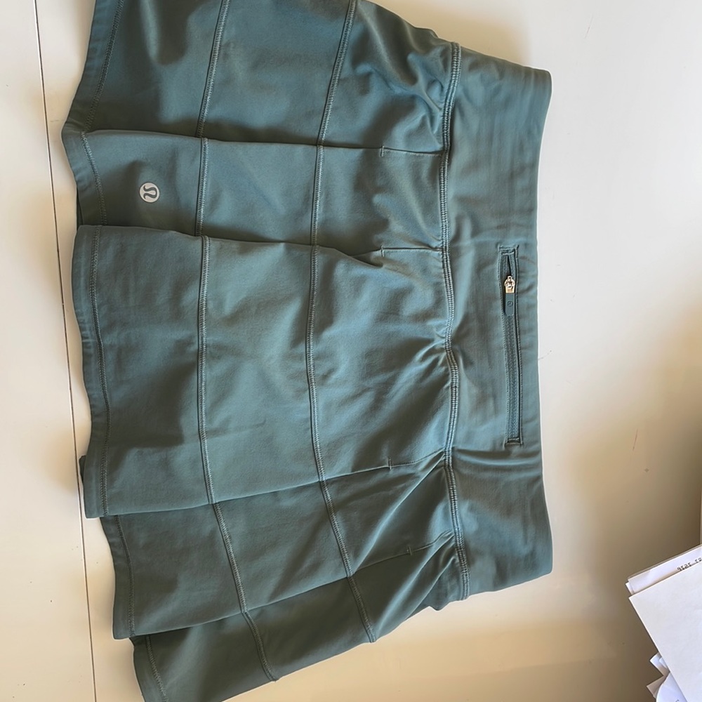 Pretty mid green tennis skirt